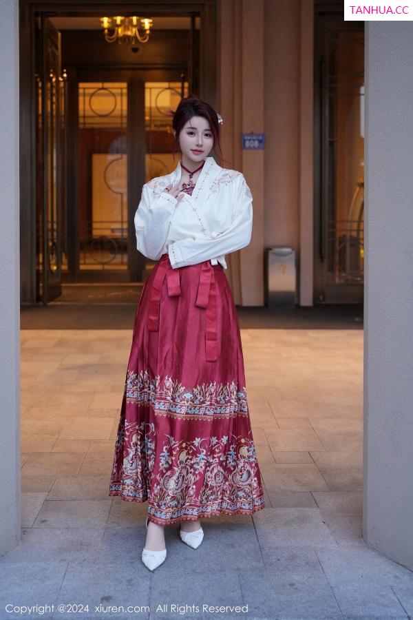 美七Mia  [XiuRen]高清写真图 2024.01.19 No.7985 美七Mia 古装美腿第10张图片